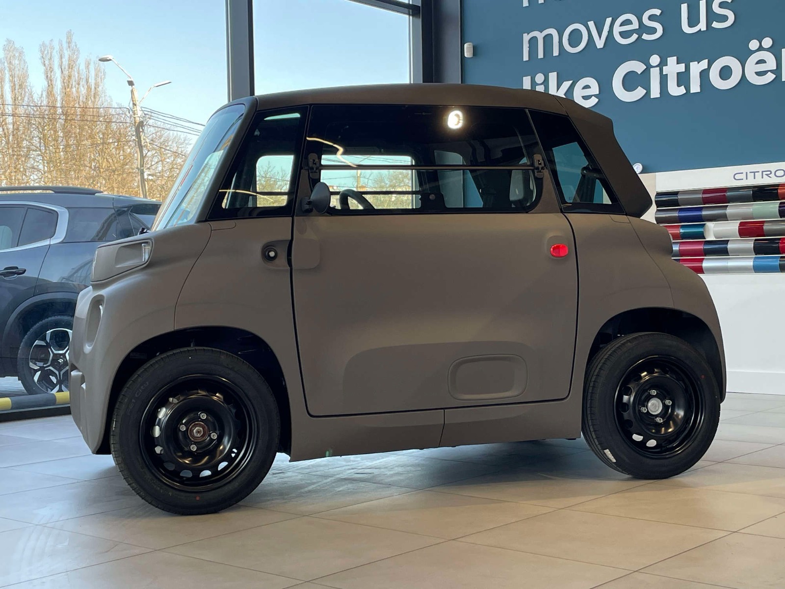 CITROЁN Ami, вигляд з лівого боку