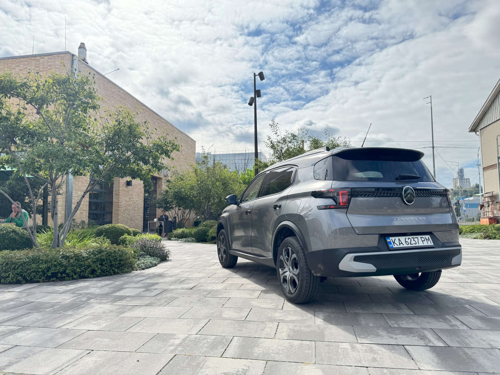 Citroen C3 Aircross, вигляд ззаду з лівого боку