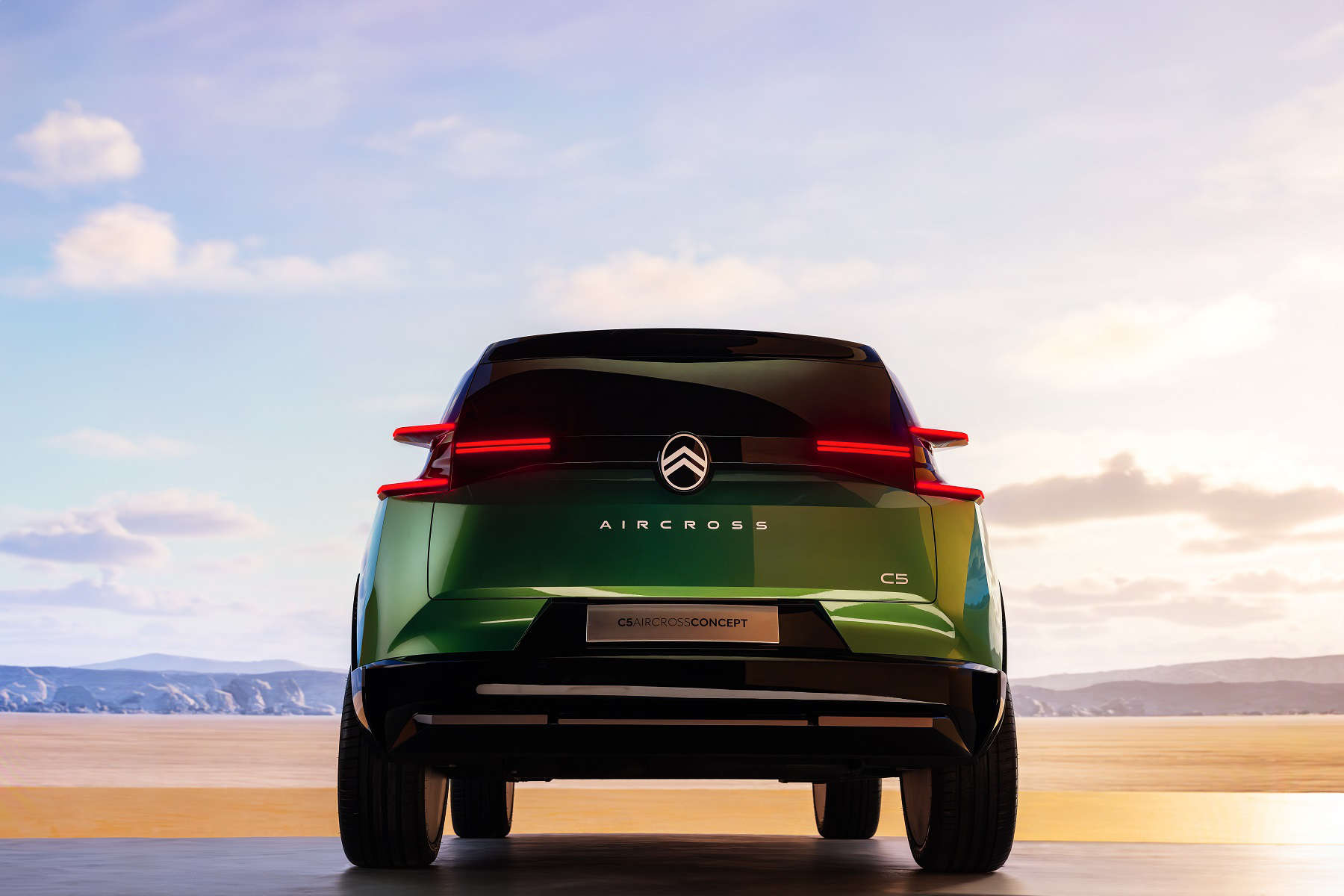 Концепт-кар CITROЁN C5 Aircross, вигляд ззаду